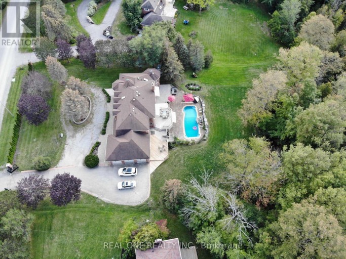 12 JARVIS AVENUE, Aurora (Aurora Estates), Ontario, L4G6W8