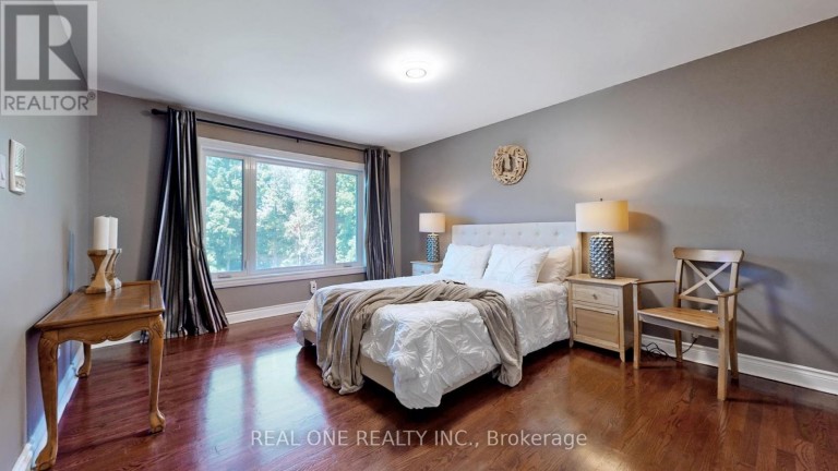 12 JARVIS AVENUE, Aurora (Aurora Estates), Ontario, L4G6W8