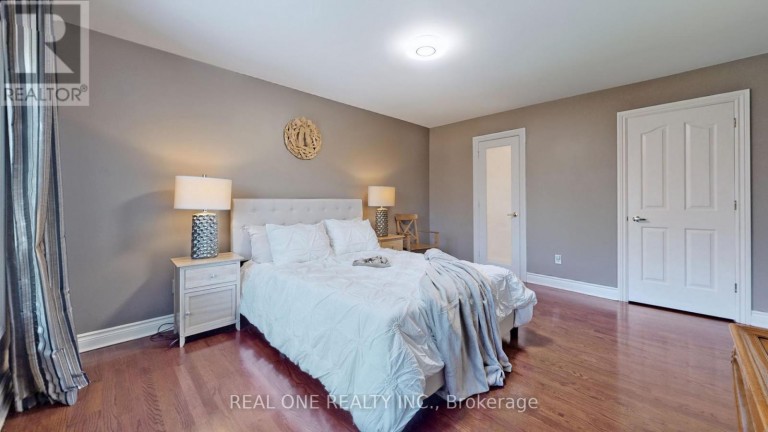 12 JARVIS AVENUE, Aurora (Aurora Estates), Ontario, L4G6W8