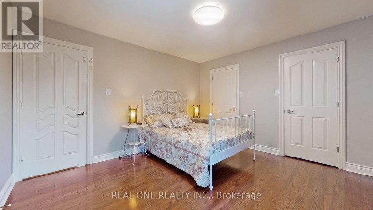 12 JARVIS AVENUE, Aurora (Aurora Estates), Ontario, L4G6W8