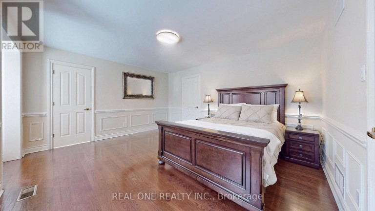 12 JARVIS AVENUE, Aurora (Aurora Estates), Ontario, L4G6W8