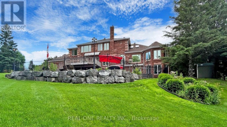 12 JARVIS AVENUE, Aurora (Aurora Estates), Ontario, L4G6W8