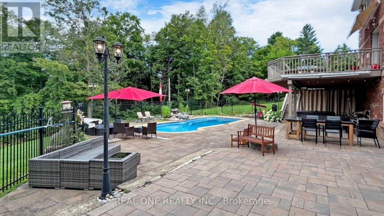 12 JARVIS AVENUE, Aurora (Aurora Estates), Ontario, L4G6W8
