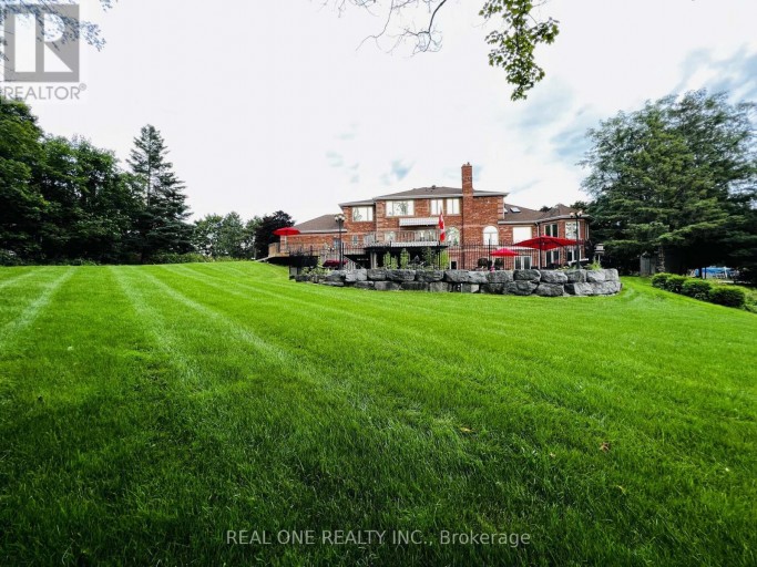 12 JARVIS AVENUE, Aurora (Aurora Estates), Ontario, L4G6W8