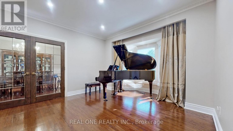 12 JARVIS AVENUE, Aurora (Aurora Estates), Ontario, L4G6W8