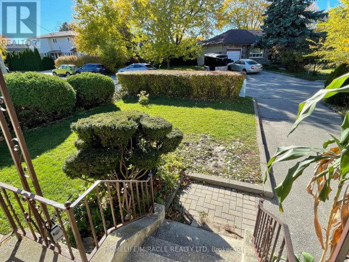 MAIN FLOOR - 45 MARTORINO DRIVE, Toronto (Kennedy Park), Ontario, M1K2J3