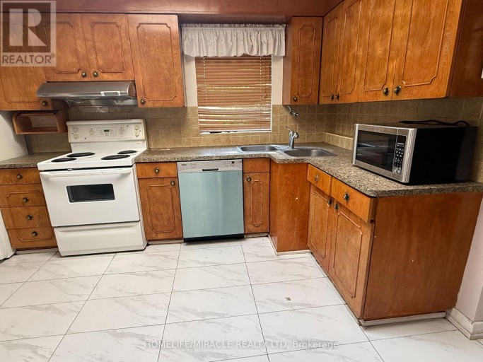 MAIN FLOOR - 45 MARTORINO DRIVE, Toronto (Kennedy Park), Ontario, M1K2J3
