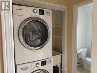 183 KNAPTON DRIVE Newmarket (Woodland Hill) Ontario photo 4
