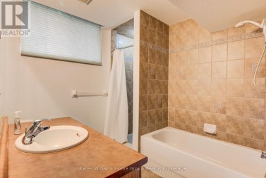 8 PRICE STREET Guelph (Victoria North) Ontario photo 38