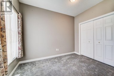 8 PRICE STREET Guelph (Victoria North) Ontario photo 6