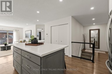 20 - 215 NORTH CENTRE ROAD London North (North B) Ontario photo 10