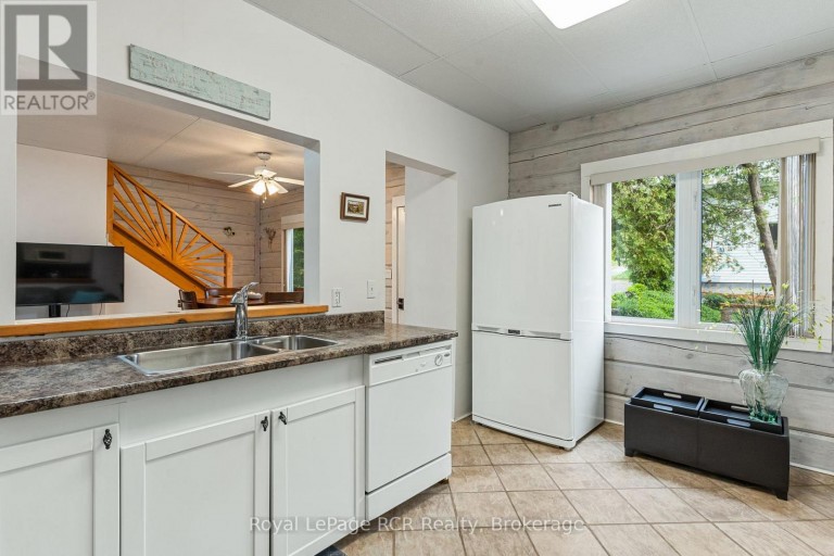 183 LAKESHORE ROAD, Georgian Bluffs, Ontario, N0H2T0