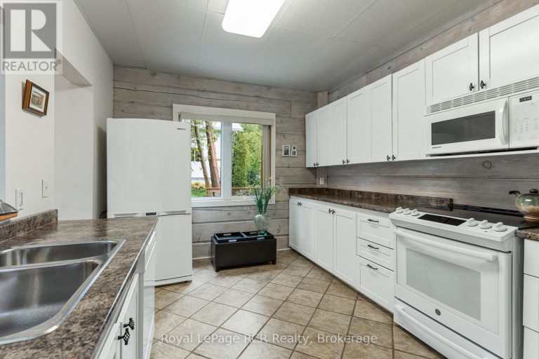 183 LAKESHORE ROAD, Georgian Bluffs, Ontario, N0H2T0