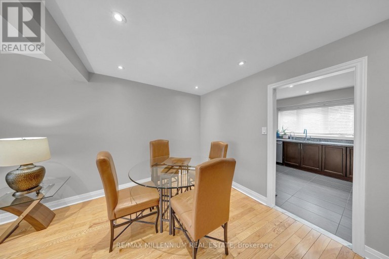 5 - 10 GRANDRAVINE DRIVE, Toronto (York University Heights), Ontario, M3J1B1