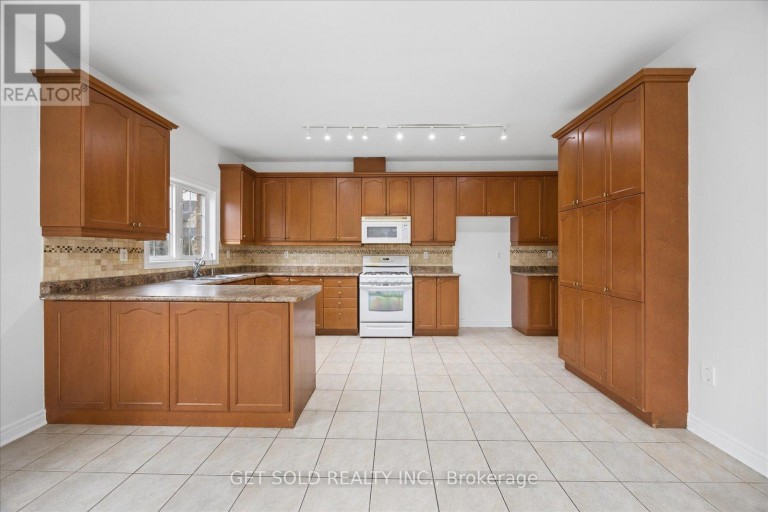 16 DEERCHASE ROAD, Brampton (Bram East), Ontario, L6P2L4
