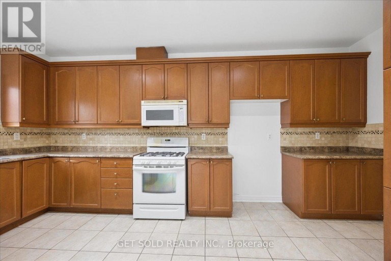 16 DEERCHASE ROAD, Brampton (Bram East), Ontario, L6P2L4