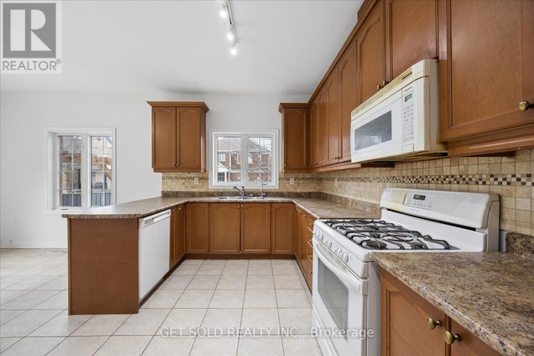 16 DEERCHASE ROAD, Brampton (Bram East), Ontario, L6P2L4