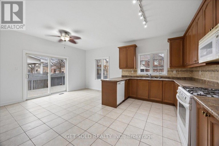 16 DEERCHASE ROAD, Brampton (Bram East), Ontario, L6P2L4