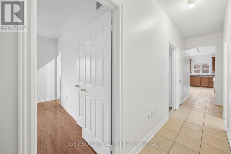 16 DEERCHASE ROAD, Brampton (Bram East), Ontario, L6P2L4