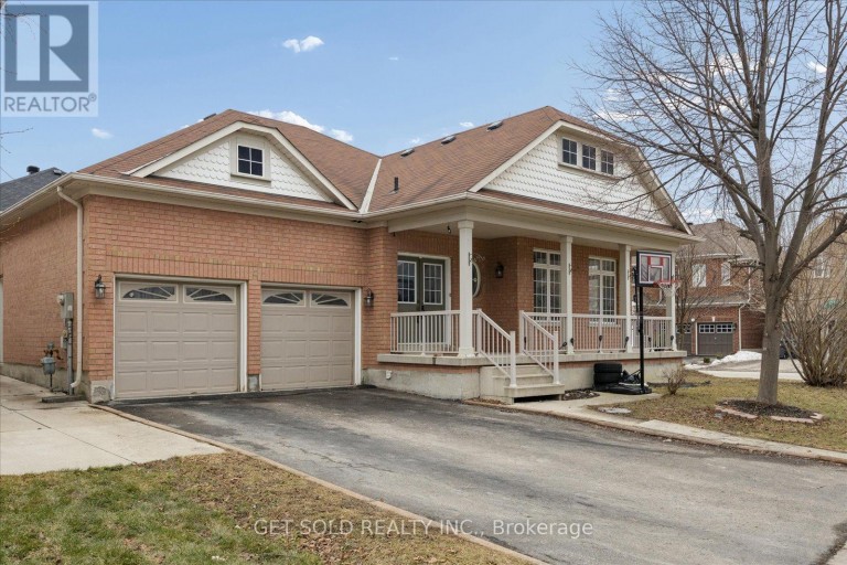 16 DEERCHASE ROAD, Brampton (Bram East), Ontario, L6P2L4