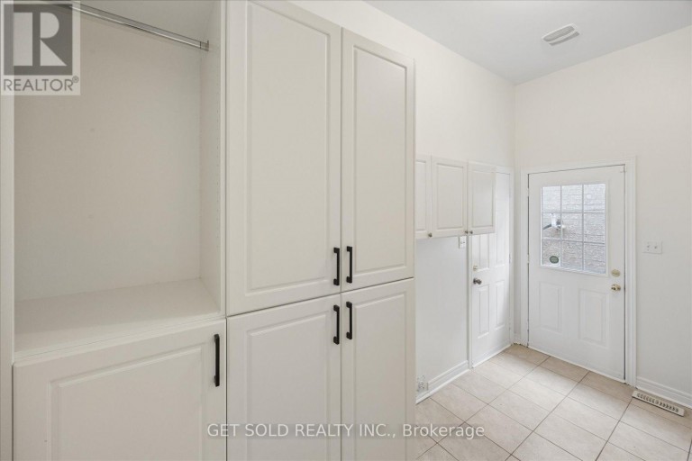 16 DEERCHASE ROAD, Brampton (Bram East), Ontario, L6P2L4