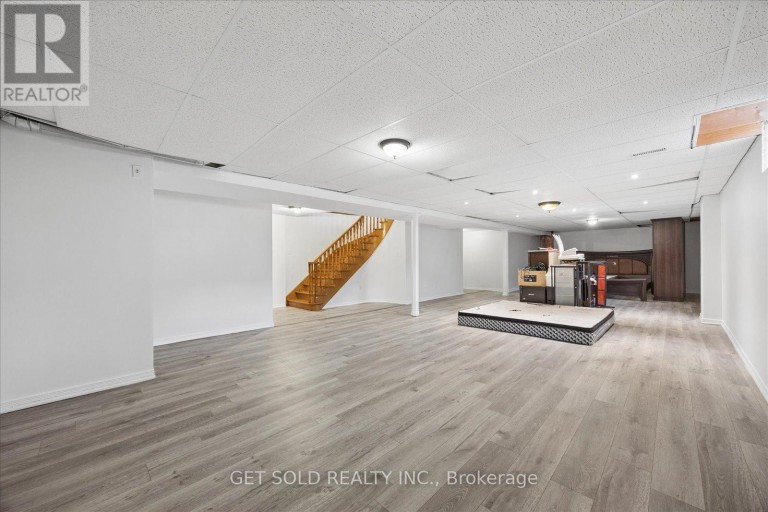 16 DEERCHASE ROAD, Brampton (Bram East), Ontario, L6P2L4