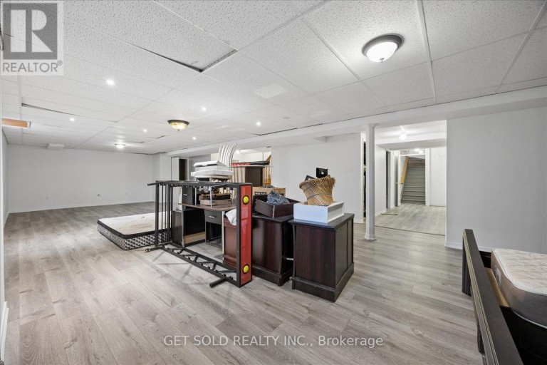 16 DEERCHASE ROAD, Brampton (Bram East), Ontario, L6P2L4