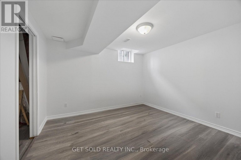 16 DEERCHASE ROAD, Brampton (Bram East), Ontario, L6P2L4