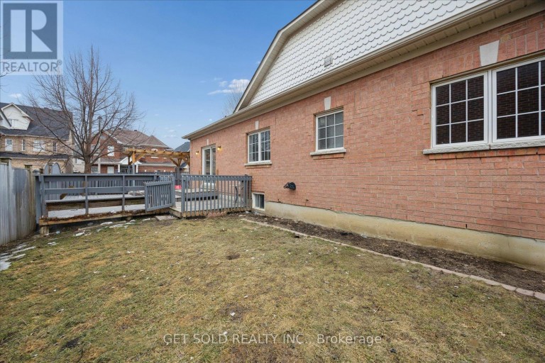 16 DEERCHASE ROAD, Brampton (Bram East), Ontario, L6P2L4