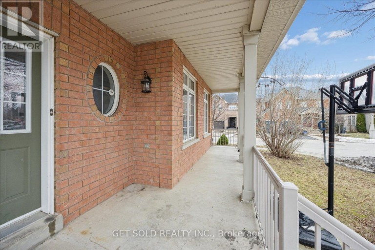 16 DEERCHASE ROAD, Brampton (Bram East), Ontario, L6P2L4