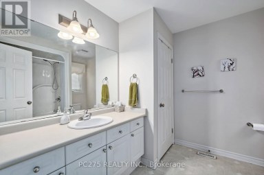 2392 ASIMA DRIVE London South (South U) Ontario photo 25