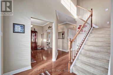 2392 ASIMA DRIVE London South (South U) Ontario photo 5