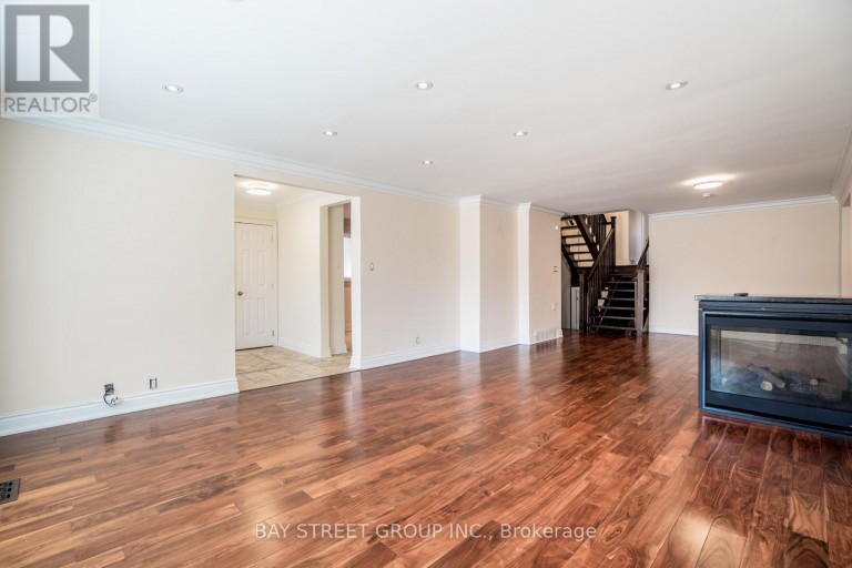 38 FOURSOME CRESCENT, Toronto (St. Andrew-Windfields), Ontario, M2P1W3