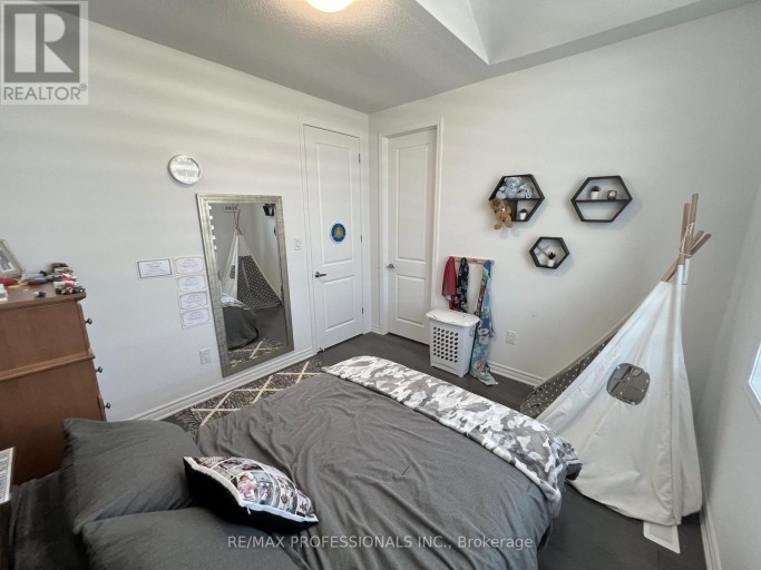 687 LAMB STREET, Innisfil, Ontario, L9S0R7