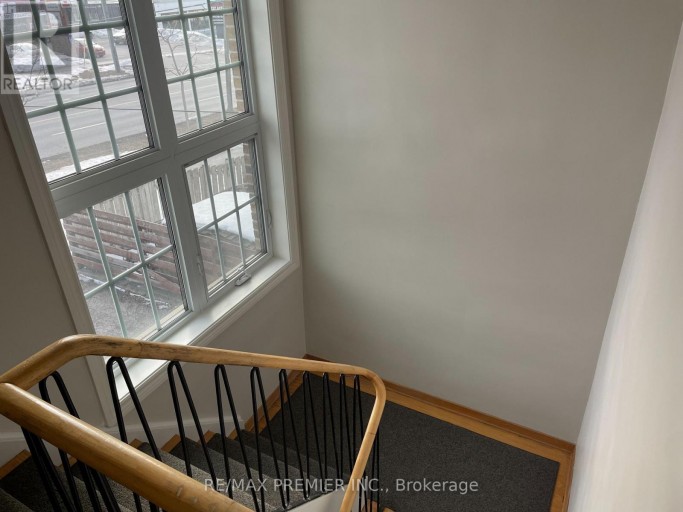 3 - 2360 KEELE STREET, Toronto (Brookhaven-Amesbury), Ontario, M6M4A5