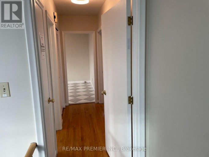 3 - 2360 KEELE STREET, Toronto (Brookhaven-Amesbury), Ontario, M6M4A5