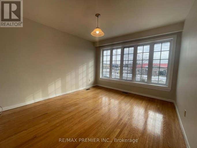 3 - 2360 KEELE STREET, Toronto (Brookhaven-Amesbury), Ontario, M6M4A5