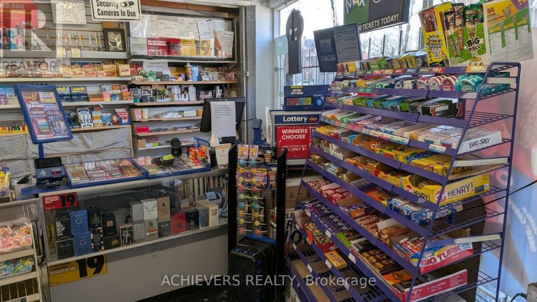 2149 UNIVERSITY AVENUE W, Windsor, Ontario, N9B1E3