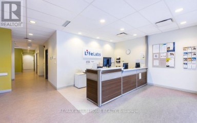 4125 LAWRENCE AVENUE E Toronto (West Hill) Ontario photo 6