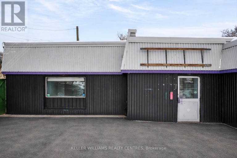 384 QUEEN STREET, Peterborough (Town Ward 3), Ontario, K9H3J6