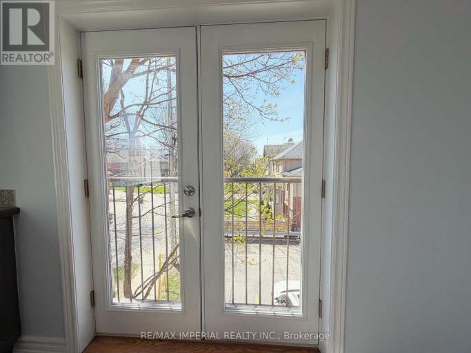 621A THE QUEENSWAY, Toronto (Stonegate-Queensway), Ontario, M8Y1K4