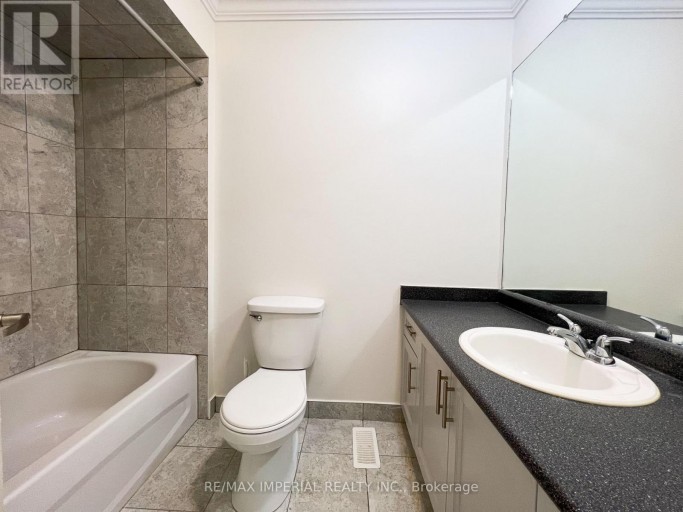 621A THE QUEENSWAY, Toronto (Stonegate-Queensway), Ontario, M8Y1K4