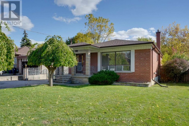 239 EPSOM DOWNS DRIVE, Toronto (Downsview-Roding-CFB), Ontario, M3M1T3