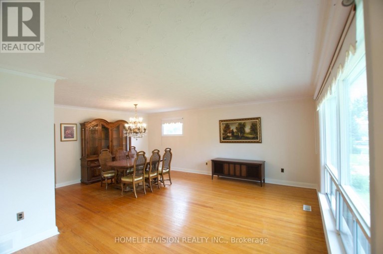 239 EPSOM DOWNS DRIVE, Toronto (Downsview-Roding-CFB), Ontario, M3M1T3
