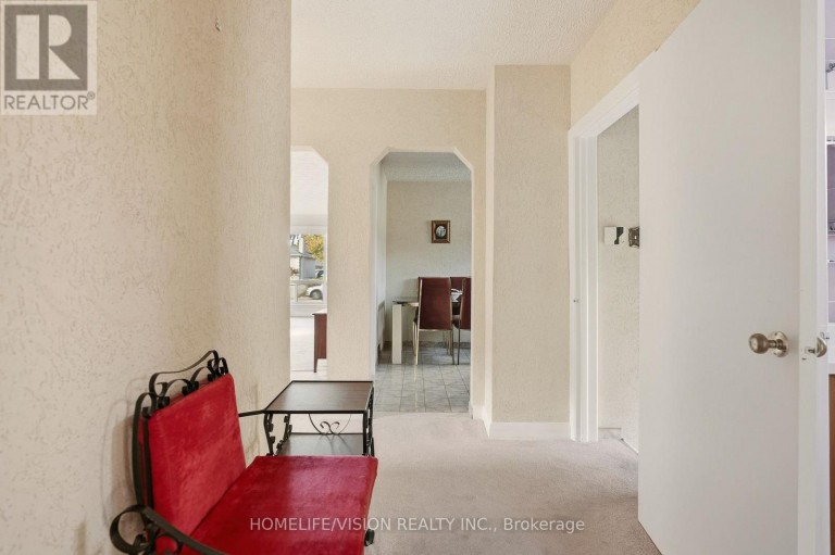 239 EPSOM DOWNS DRIVE, Toronto (Downsview-Roding-CFB), Ontario, M3M1T3