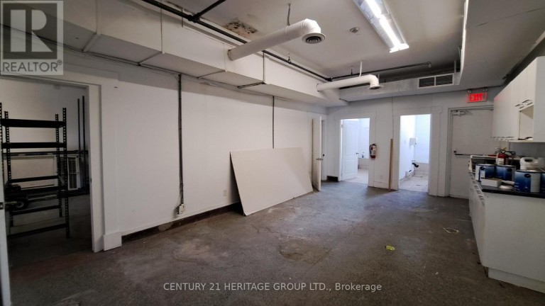 248 QUEEN STREET E, Toronto (Moss Park), Ontario, M5A1S3