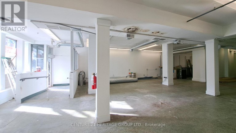 248 QUEEN STREET E, Toronto (Moss Park), Ontario, M5A1S3