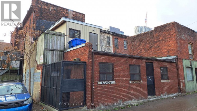 248 QUEEN STREET E, Toronto (Moss Park), Ontario, M5A1S3
