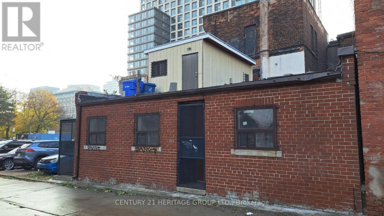 248 QUEEN STREET E, Toronto (Moss Park), Ontario, M5A1S3