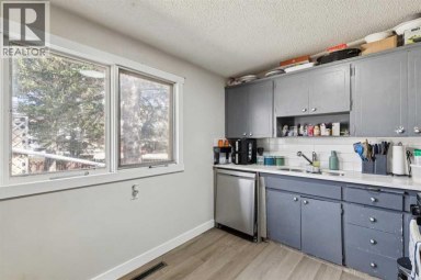 4210 Richmond Road SW Calgary Alberta photo 11